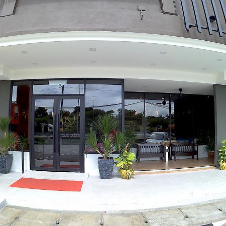 K Boutique Hotel Teluk Intan Bagian luar foto