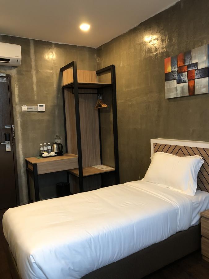 K Boutique Hotel Teluk Intan Bagian luar foto